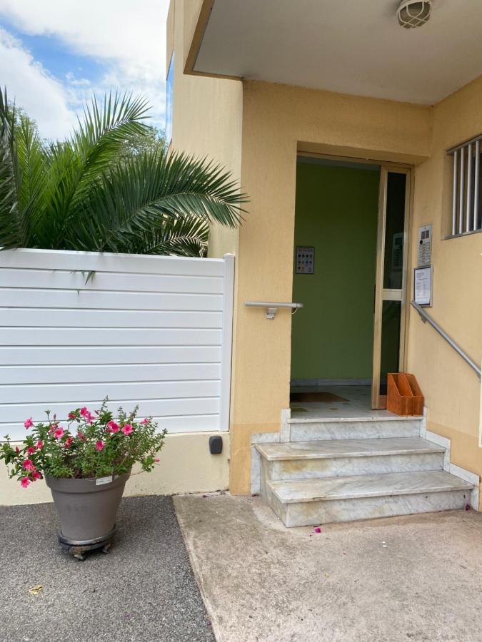 Chez Virginie : Appartement Lumineux Au Calme. Fréjus 외부 사진