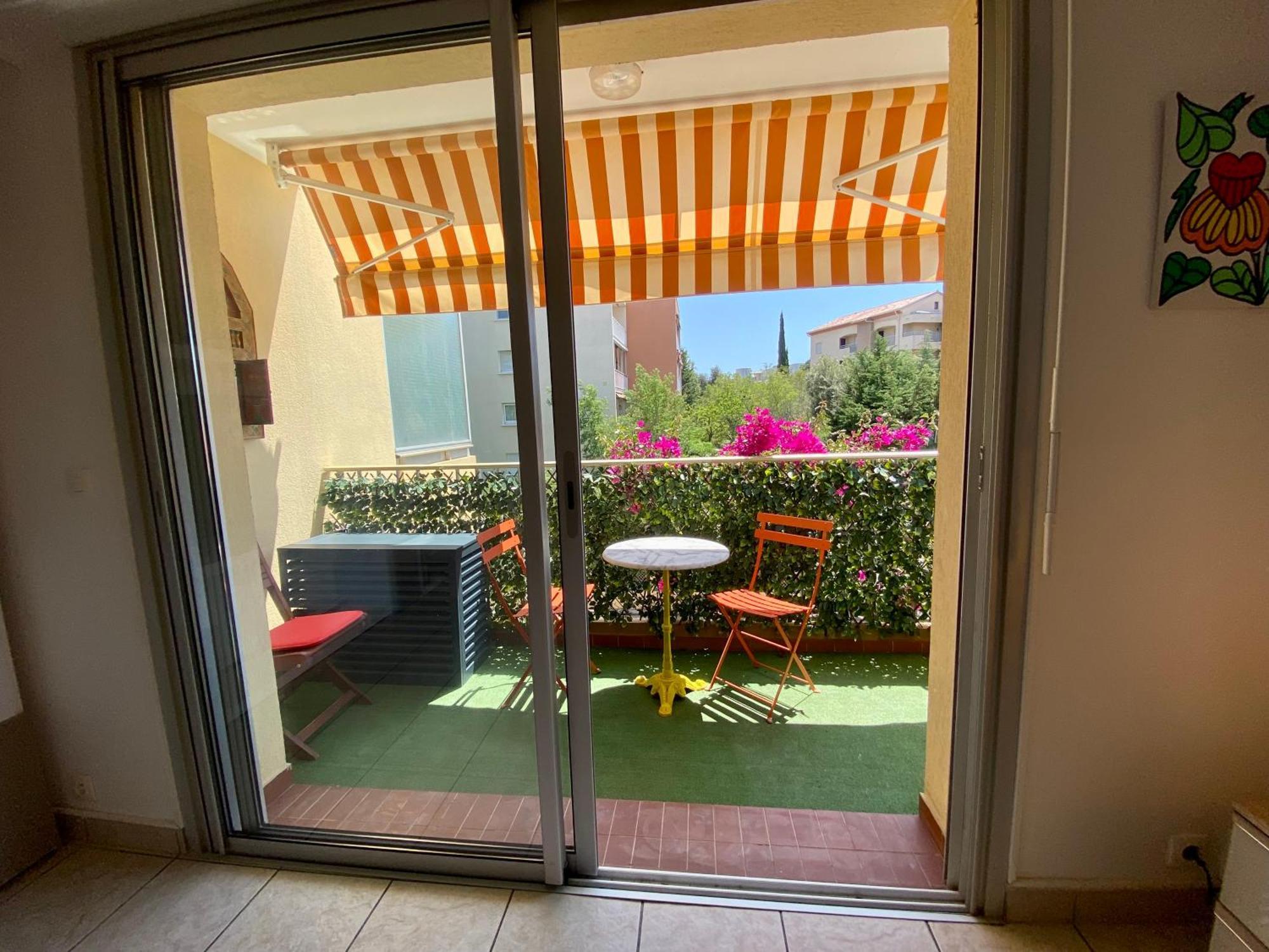 Chez Virginie : Appartement Lumineux Au Calme. Fréjus 외부 사진